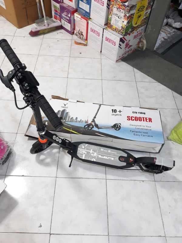 ان 2 اسکوتر یوربان و سیتی رایدینگ اعلا-کمک فنردار بدون ترمز